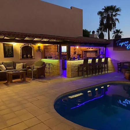 빌라 Casa Paraiso Tenerife, Stunning Family With Totally Secluded Pool Area, Wheelchair Friendly